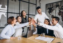 Développez vos activités grâce au travail d’équipe des informations exploitables de quatre chefs d’entreprise